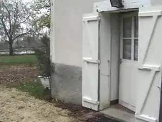 vyno delivery man