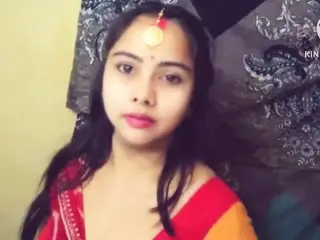 Shaadi Mai jaane se pehle wife ki thukai.Very cute sexy Indian housewife and very cute sexy lady