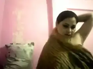 Indian boobs - aunty does naked show for fans