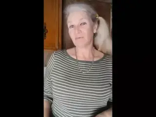 Hot Mature Fucks a Zucchini Til Orgasm!