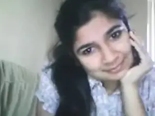 Sexy Indian woman does nude video call with her bf